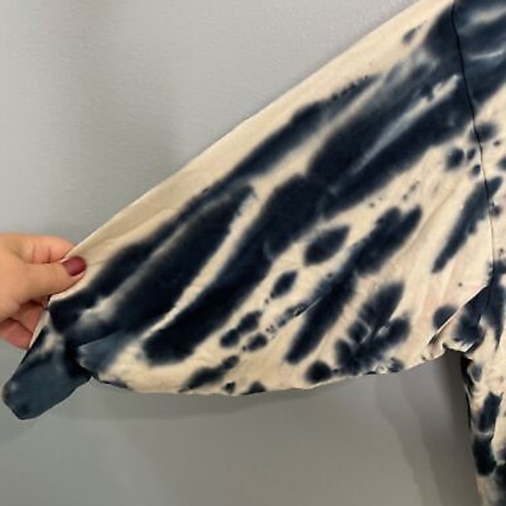Young Fabulous and Broke tie dye sweatshirt blue and cream Small ๐๐ค๐ค NWOT - Picture 4 of 4